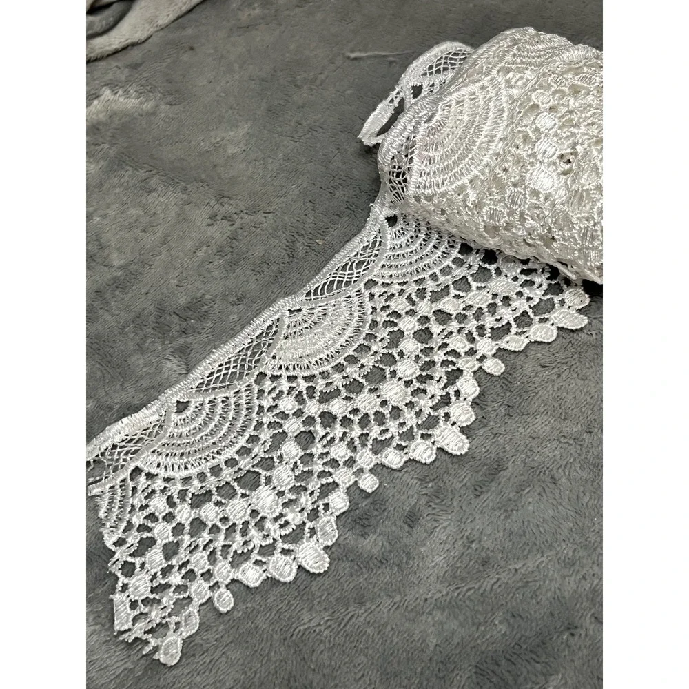 White Guipure Lace Trim 74